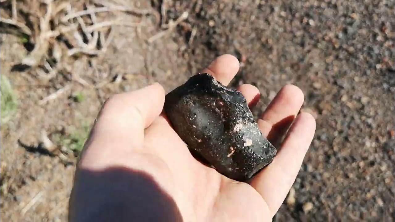 Rockhounding at Glass Buttes